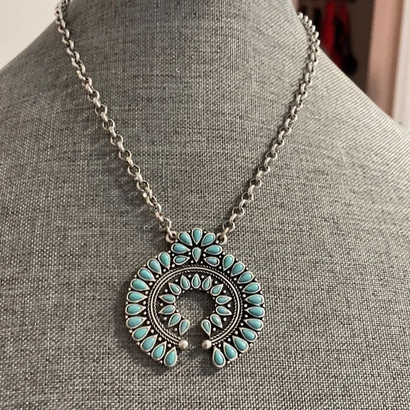 Simulated Turquoise Silver Tone Necklace - Picture 3 of 4